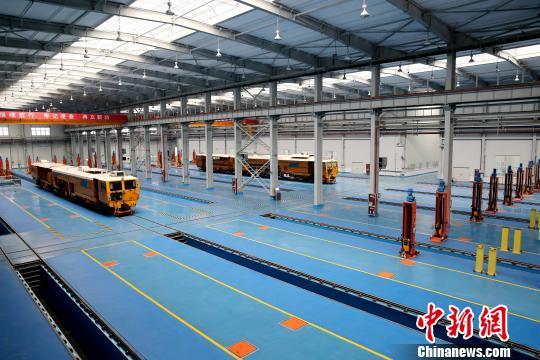 圖為檢修車間?！堖h(yuǎn) 攝